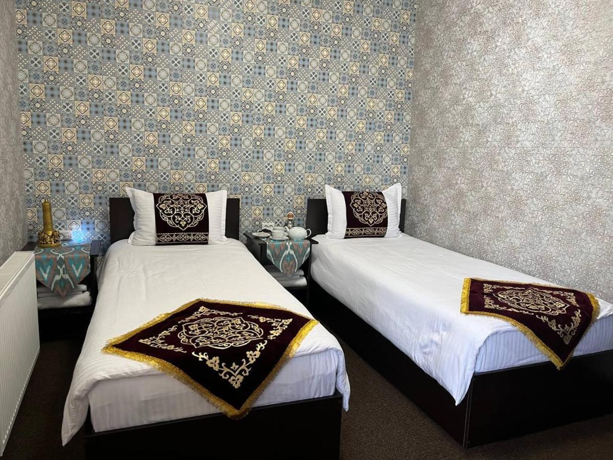 Old Safari Golden Location Guest House بخارى المظهر الخارجي الصورة