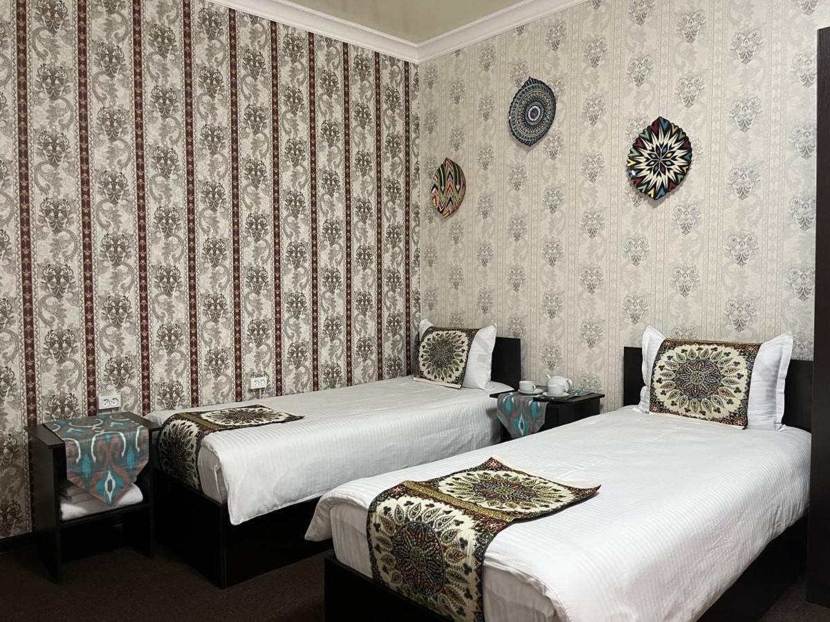 Old Safari Golden Location Guest House بخارى المظهر الخارجي الصورة