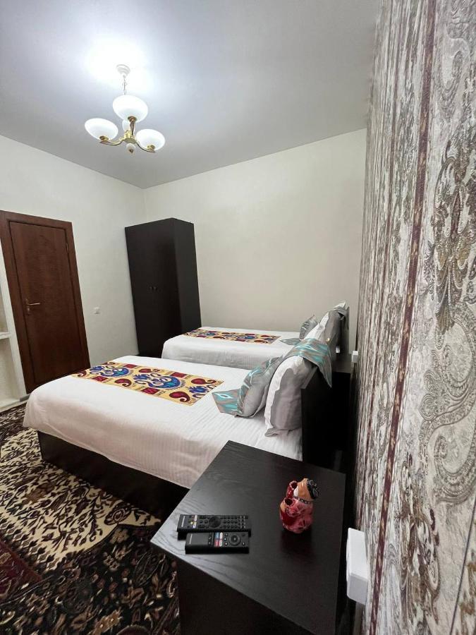 Old Safari Golden Location Guest House بخارى المظهر الخارجي الصورة