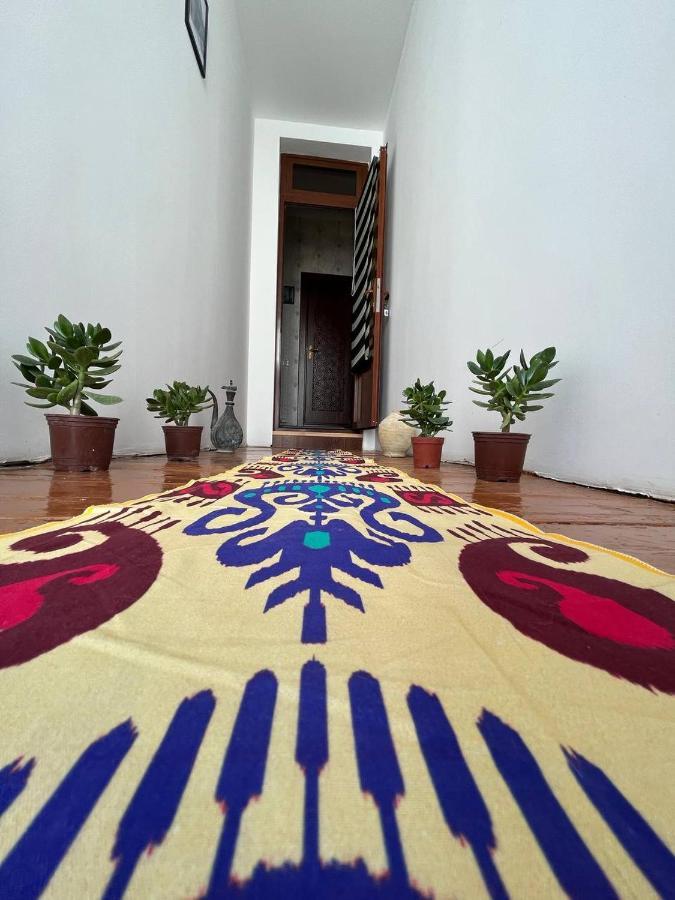 Old Safari Golden Location Guest House بخارى المظهر الخارجي الصورة