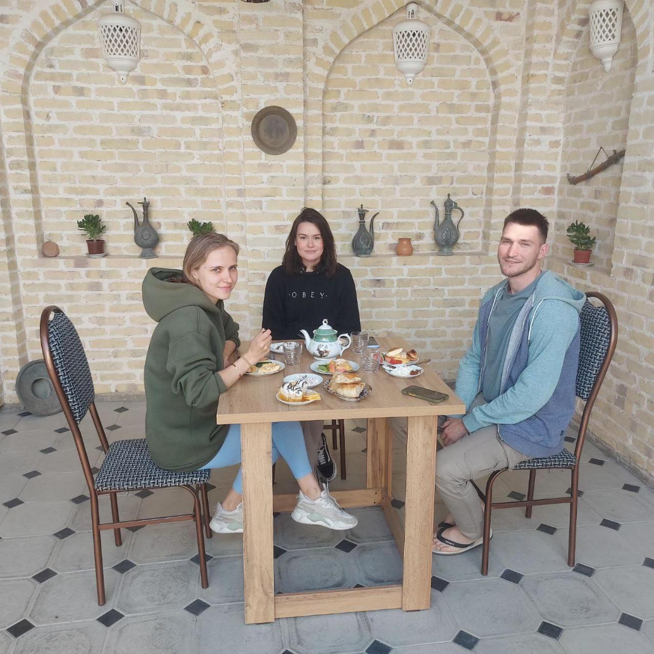 Old Safari Golden Location Guest House بخارى المظهر الخارجي الصورة