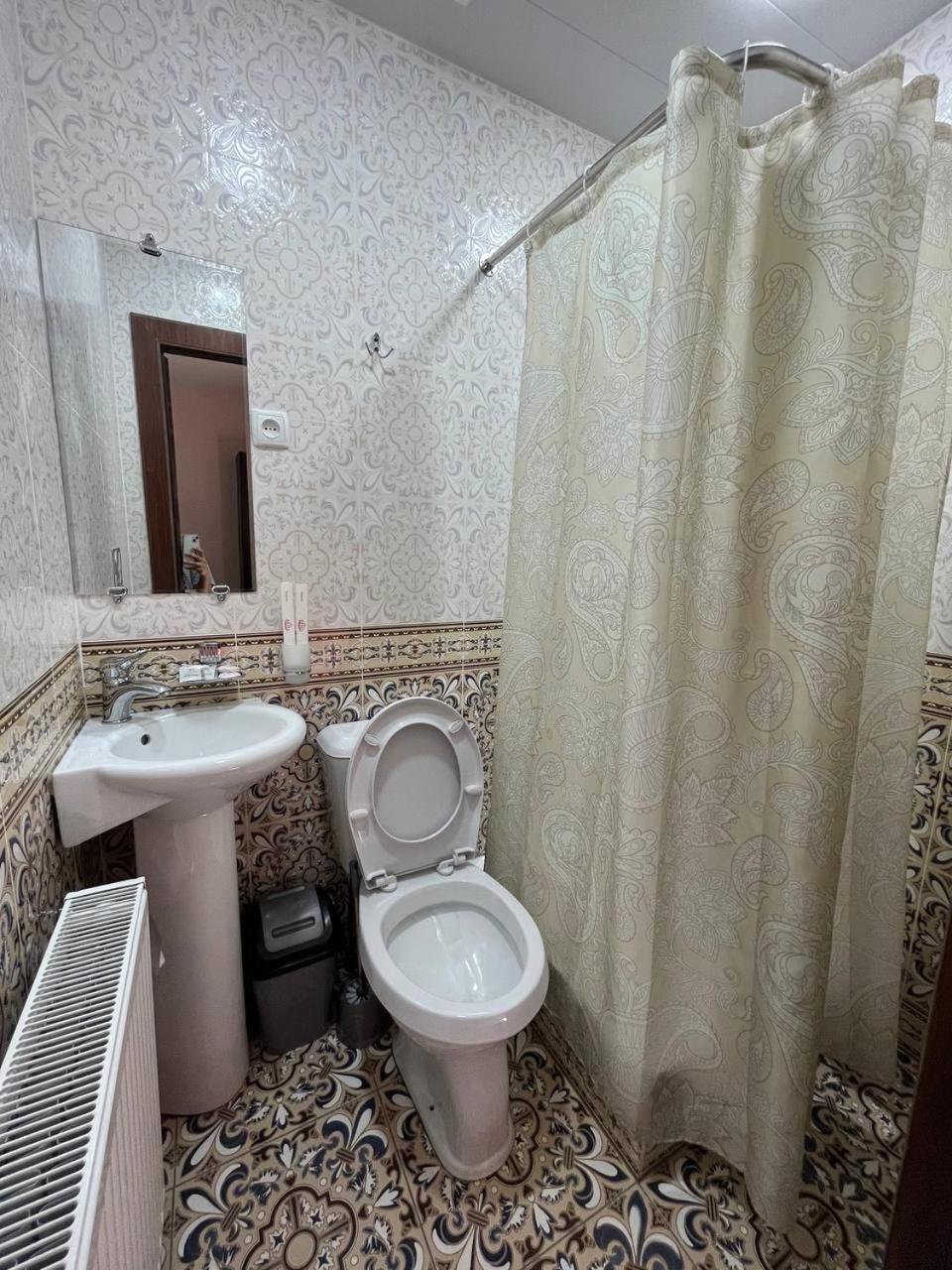 Old Safari Golden Location Guest House بخارى المظهر الخارجي الصورة